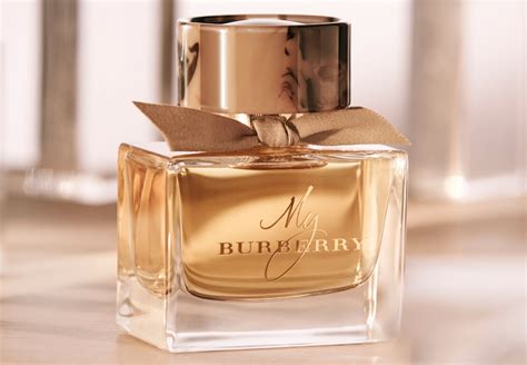 New in BURBERRY Donna .